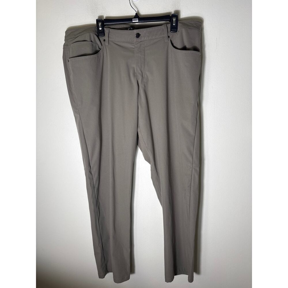 lululemon athletica Men's Chinos Khakis in Light Taupe